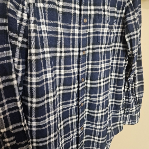 CHAPS Performance Navy Plaid Flannel Button Down Men-s Size Medium 100% Cotton - Picture 5 of 7